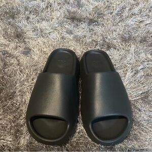 Yeezy adidas Black Onyx Slide Sandals